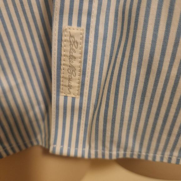 Women's Eddie Bauer Wrinkle Resistant Blouse Medium - Picture 3 of 4